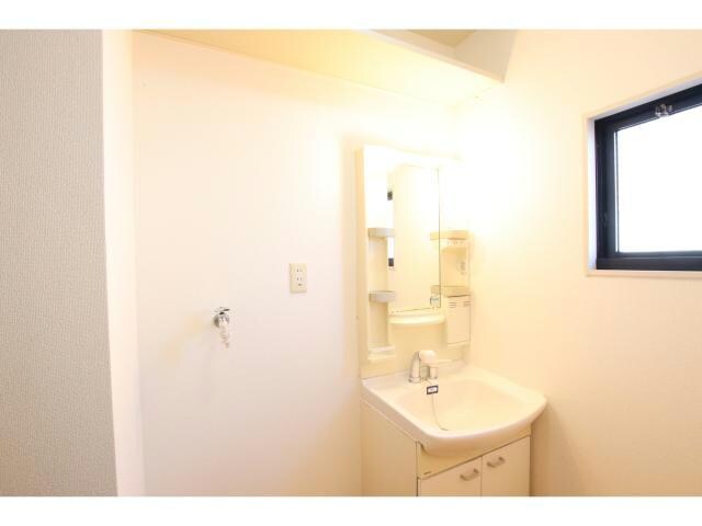 フォーレス佐土Bの物件内観写真