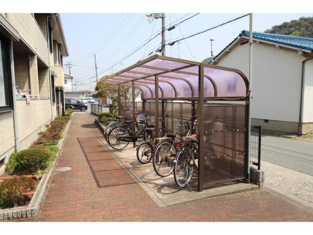 ウォームフロント岡田の物件外観写真