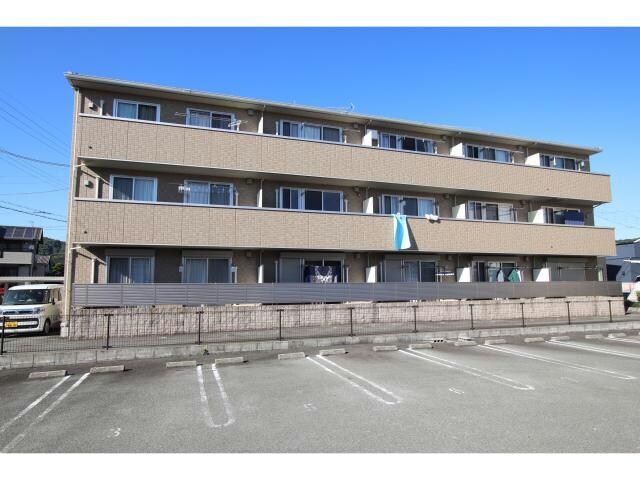 ウィステリアコートの物件外観写真