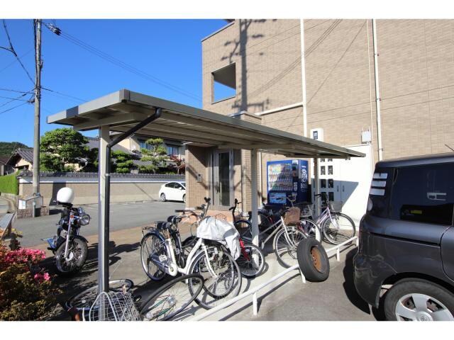 ウィステリアコートの物件外観写真