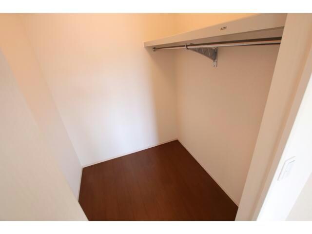 ウィステリアコートの物件内観写真