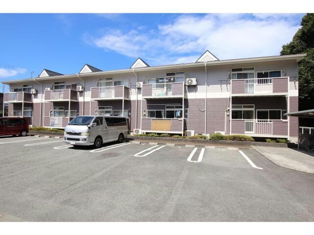 エムカーサの物件外観写真