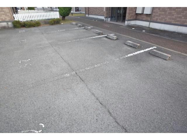 アベニュー御立Bの物件外観写真