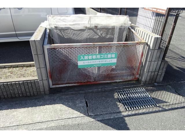 アーヴェニール憩の物件外観写真