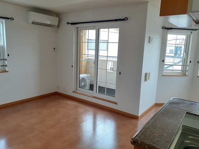 ヴィラプリムローズＢの物件内観写真