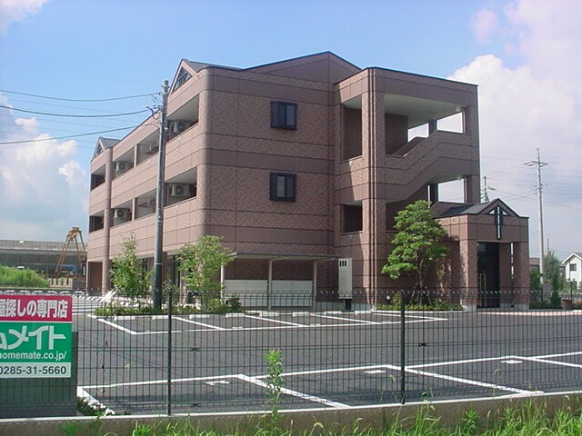 グランピアの物件外観写真