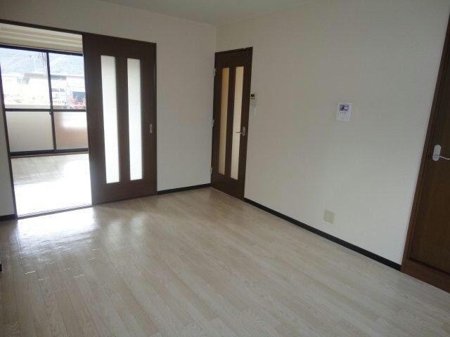 ナオティーフォーの物件内観写真