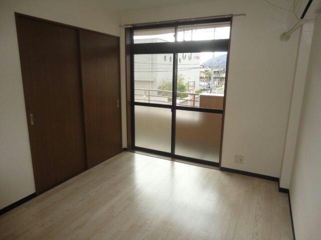 ナオティーフォーの物件内観写真