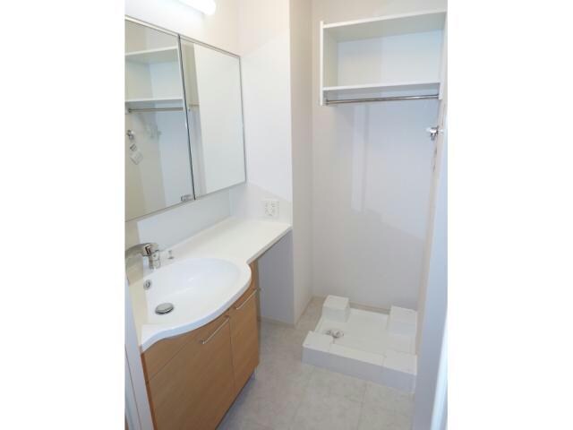 Ｄ-ｒｏｏｍ新涯の物件内観写真