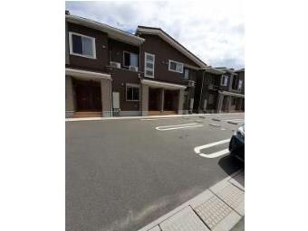 ストレリチア・アルバＡの物件外観写真