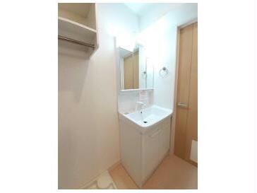 ストレリチア・アルバＡの物件内観写真