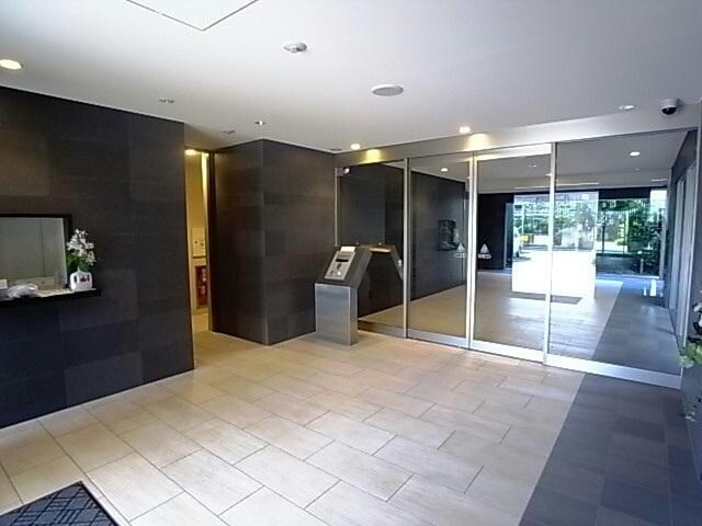 ポレスター緑町公園の物件外観写真