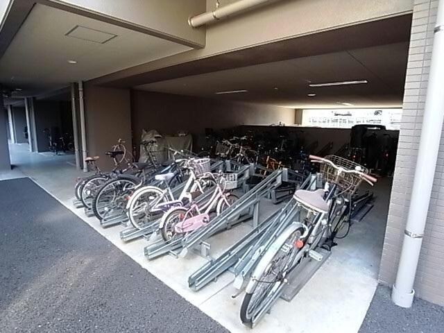 ポレスター緑町公園の物件外観写真