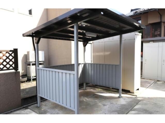 グランモア窪の物件外観写真