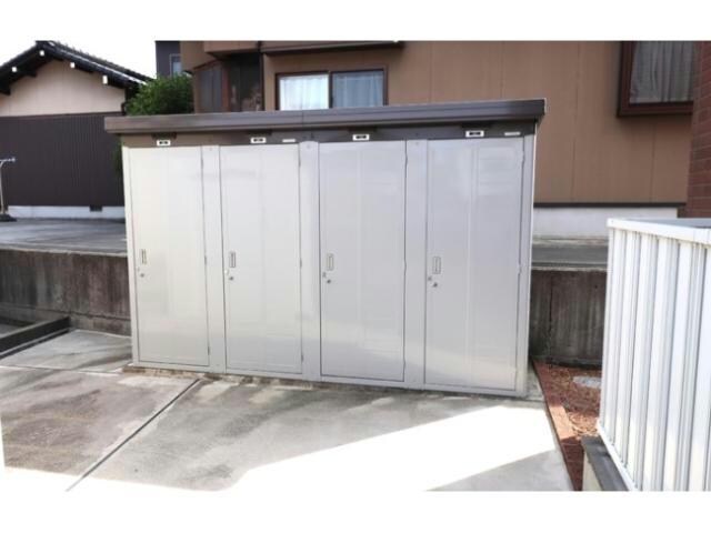 グランモア窪の物件外観写真