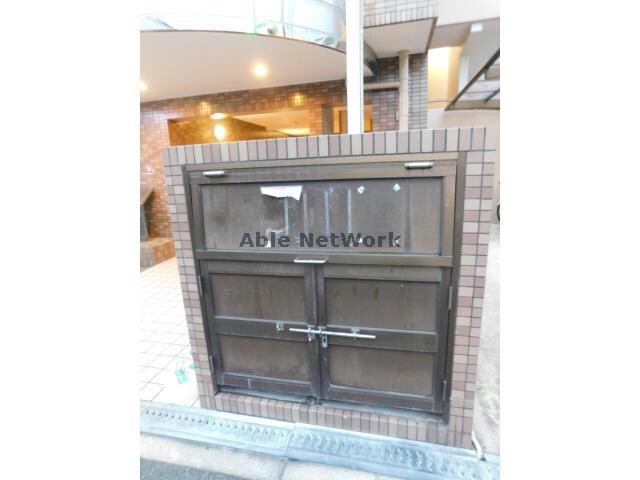 イスタナの物件外観写真