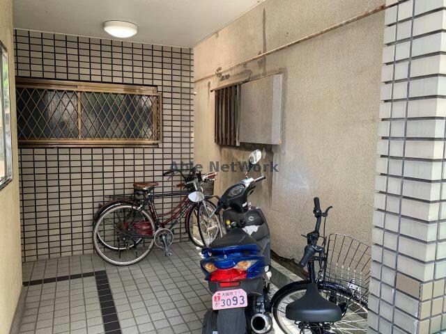 シャルマン中宮の物件外観写真