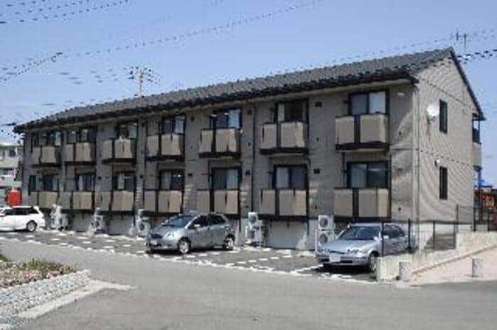 イミグラント クローバーの物件外観写真