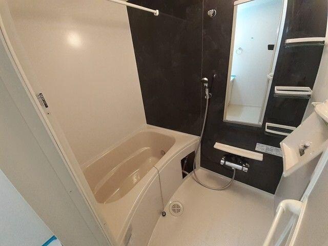 ヴィラ　ドゥ　グレーヌ梅ケ谷Ｄの物件内観写真