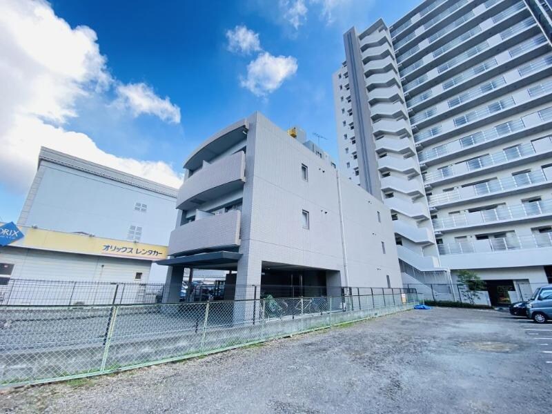 アルジャン・トゥールの物件外観写真