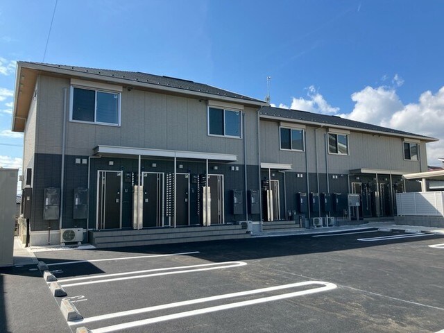 トリシア K・Jの物件外観写真