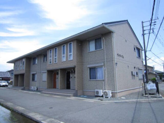 ヴィラージュの物件外観写真