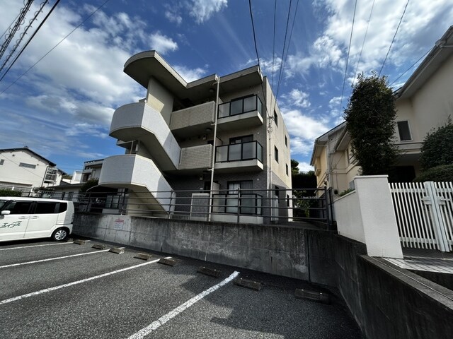 フルスパシエンテの物件外観写真