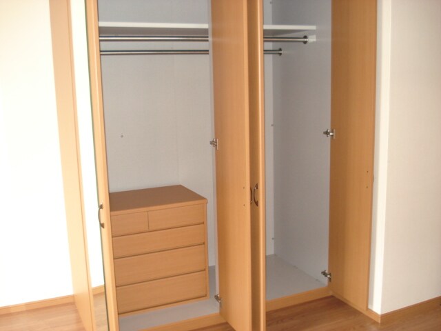 Ｊｅ　ｌｅ　ｐｒｅｎｄｓ　（ジュルプラン）の物件内観写真