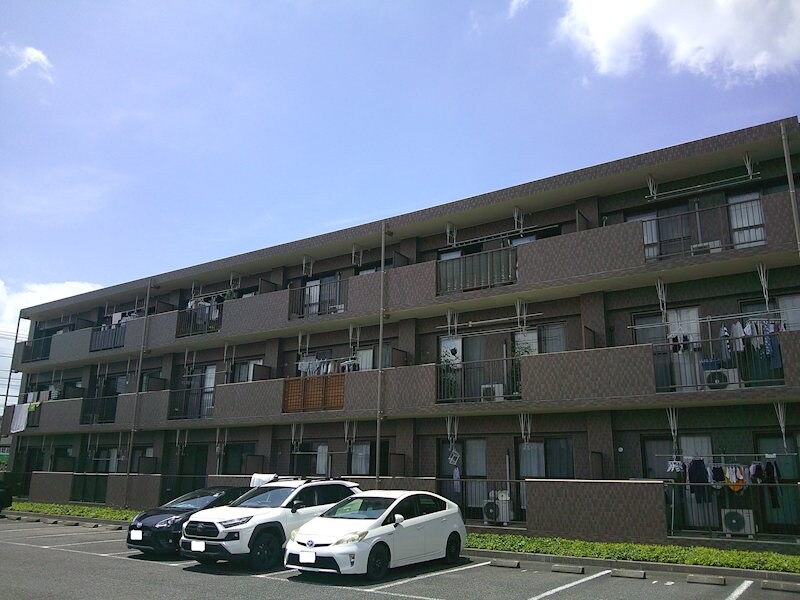 ルネス牛久の物件外観写真