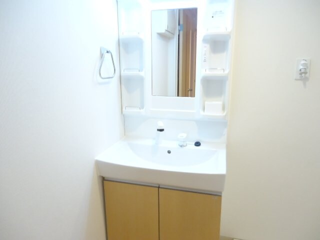 コモド　ピノIIIの物件内観写真