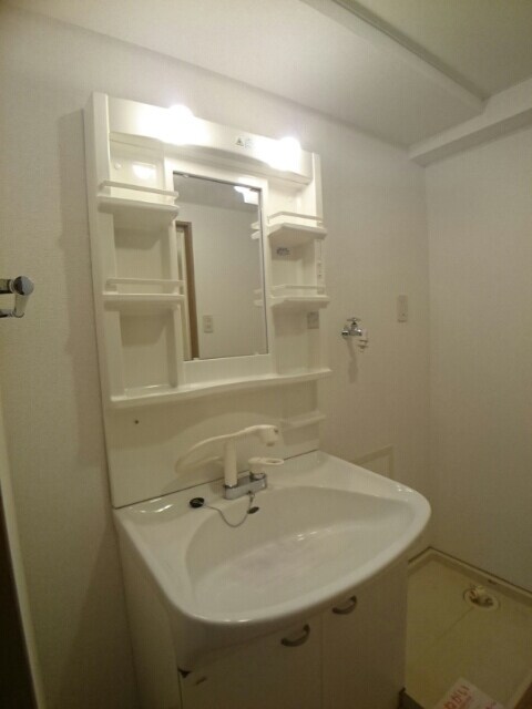 木村ロイヤルマンションIIIの物件内観写真