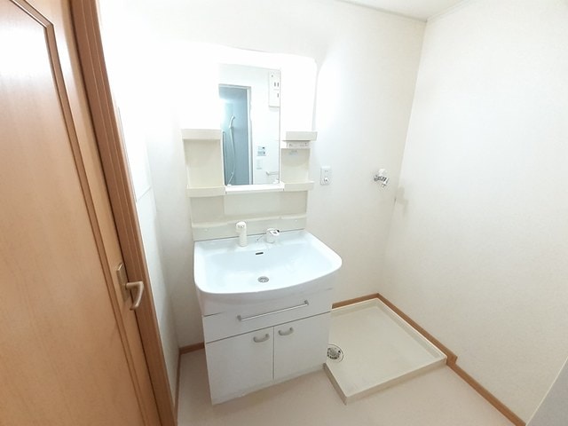 ヴィラ　グラッツィア　IIIの物件内観写真