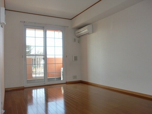 ジュネス小絹の物件内観写真