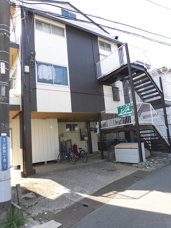 スワンコーポの物件外観写真