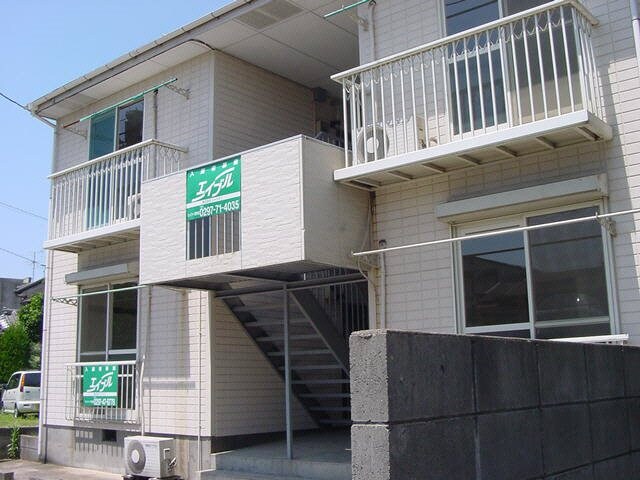 メイコーポの物件外観写真