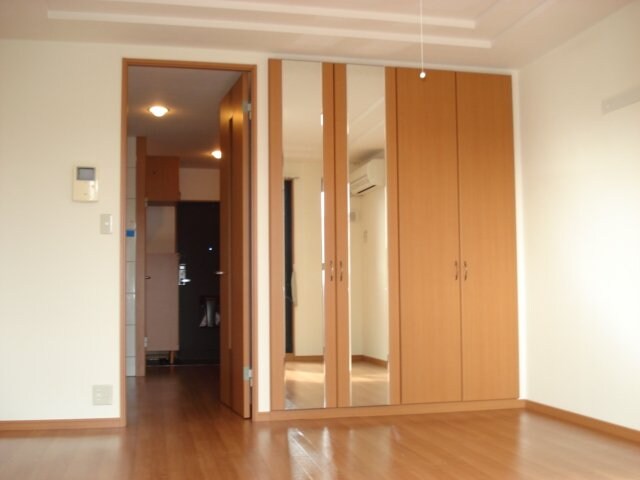 レジデンス弐番館の物件内観写真