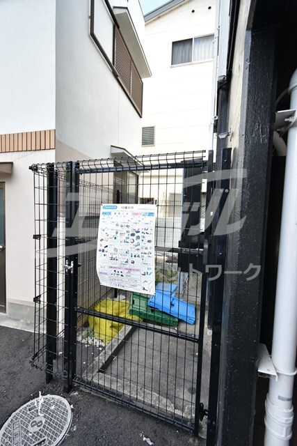 吹東マンションの物件外観写真