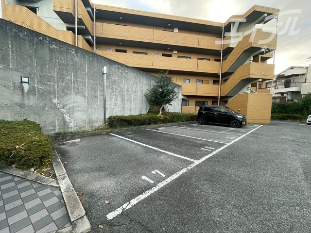 メゾンドールⅠの物件外観写真