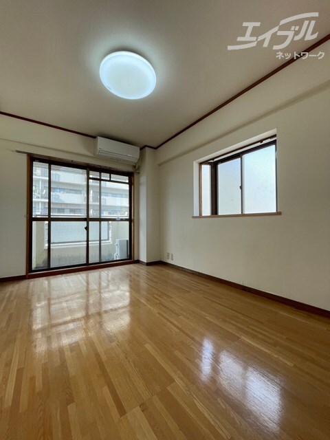 麻田レインボーハイツの物件内観写真