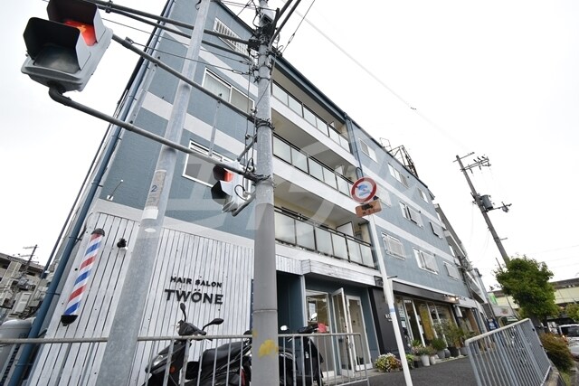 谷川第2マンションの物件外観写真