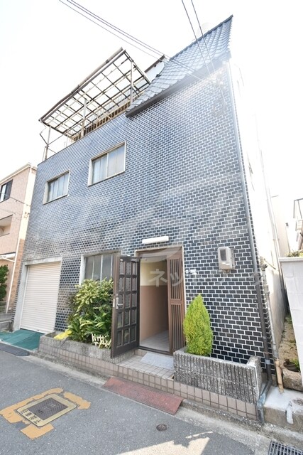 寿マンションの物件外観写真