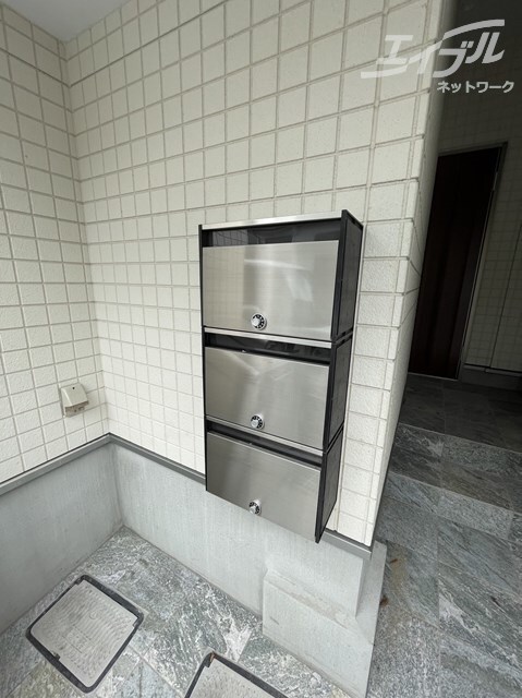 メゾンドレポス千里丘の物件外観写真