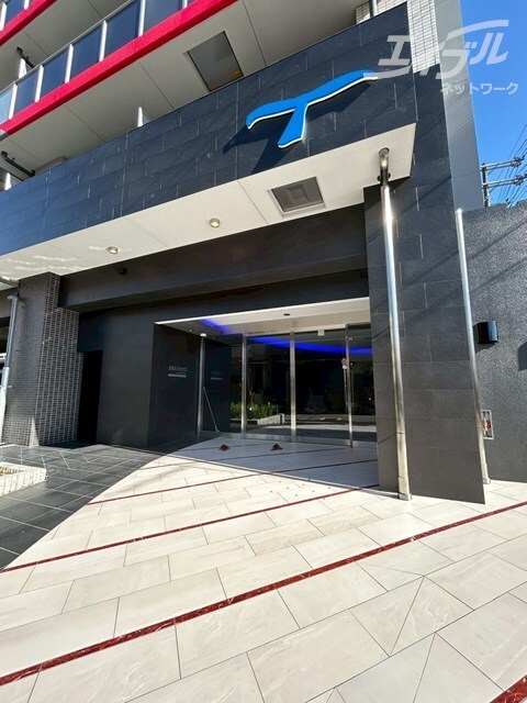 セレニテ江坂エクラの物件外観写真