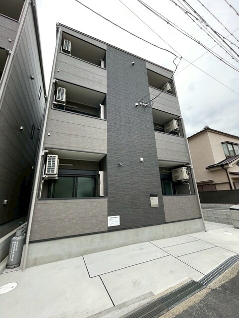 Emia千里丘の物件外観写真