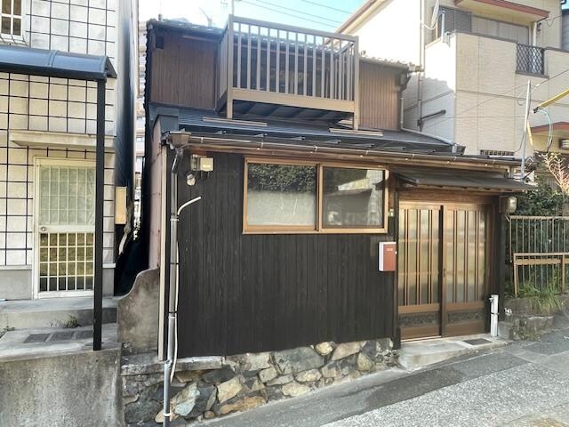 丸山町1丁目貸家の物件外観写真