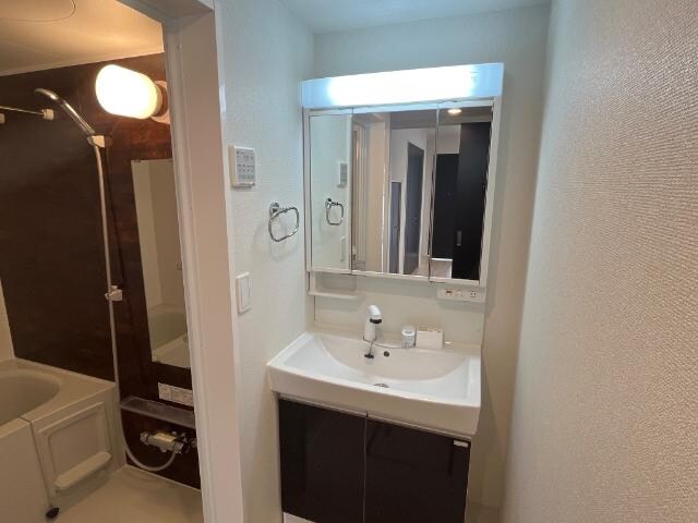 シャイン・ウェストの物件内観写真