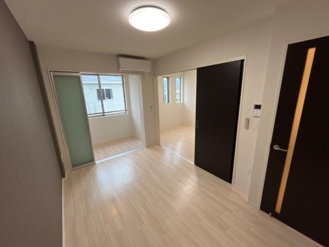 シャイン・ウェストの物件内観写真