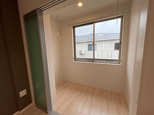 シャイン・ウェストの物件内観写真