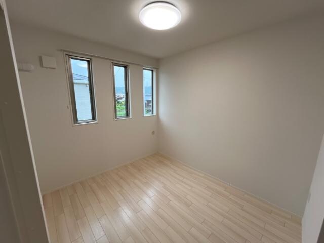 シャイン・ウェストの物件内観写真