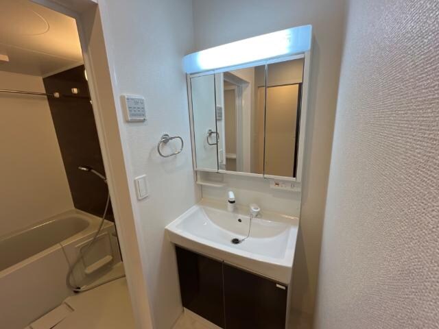 シャイン・ウェストの物件内観写真